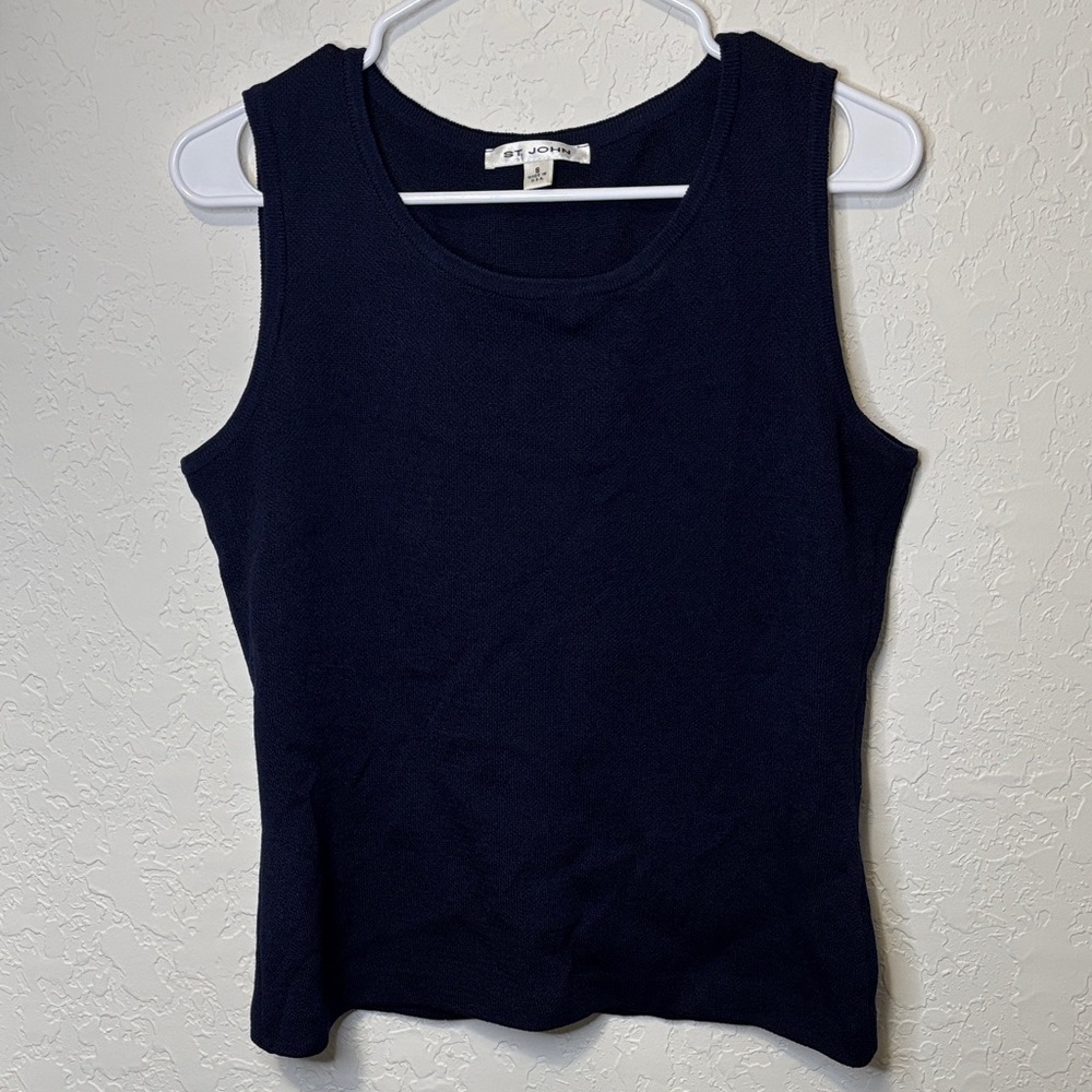St. John scoop neck knit sleeveless top
